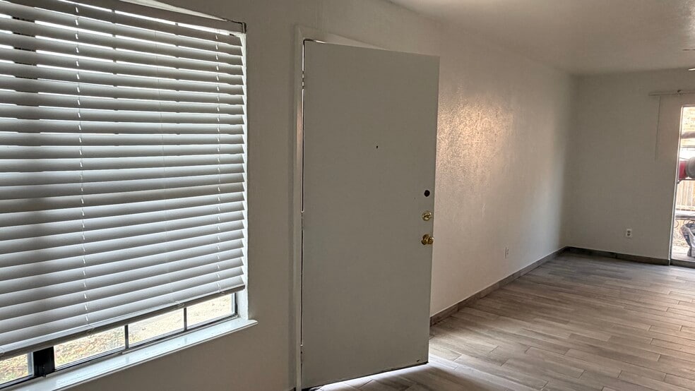 Building Photo - 8057 Meadow Rd