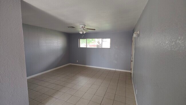 Building Photo - 1724 Laurie St