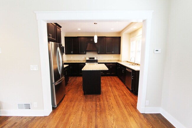 Building Photo - Amazing is an understatement for this 5-star Kitchen! Famous Warren Buffet Neighborhood