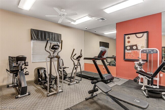 Building Photo - 7701 W Robindale Rd