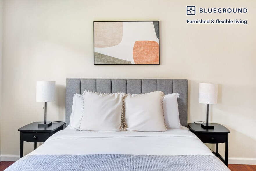 Building Photo - 837 Cowper St