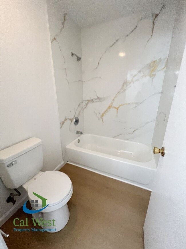 Building Photo - $2,995 - Updated 2 Bed/2 Bath Condo in a Gated Community of the Fairgrounds Neighborhood!