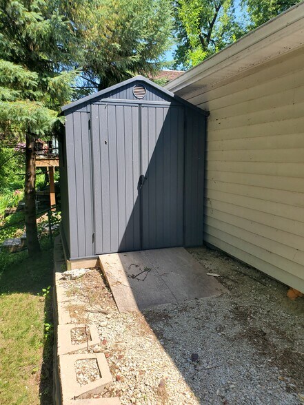 Building Photo - 314 S Hubbard St