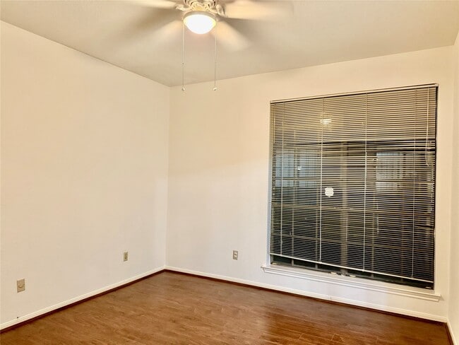 Building Photo - 8055 Cambridge St