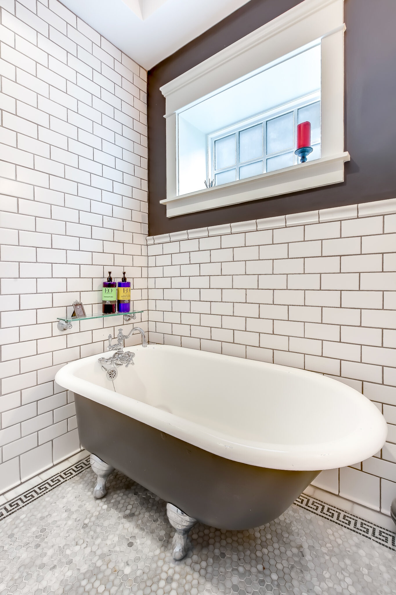 Building Photo - 337 NE 54th St