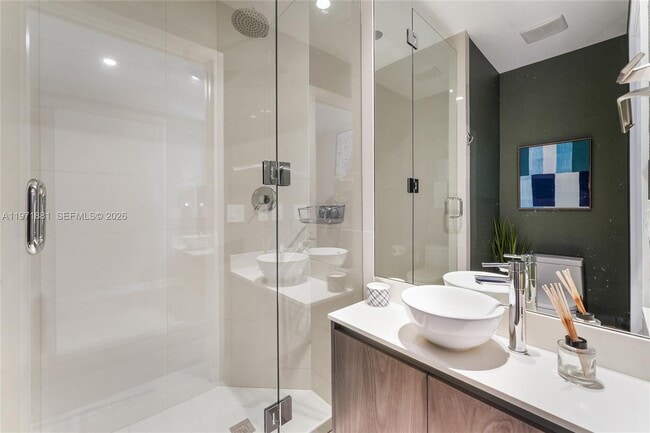 Building Photo - 480 NE 31st St