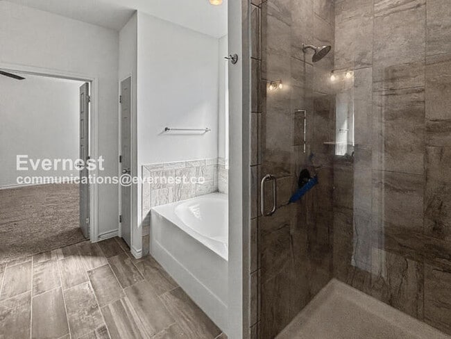 Building Photo - 8507 Glade Dr