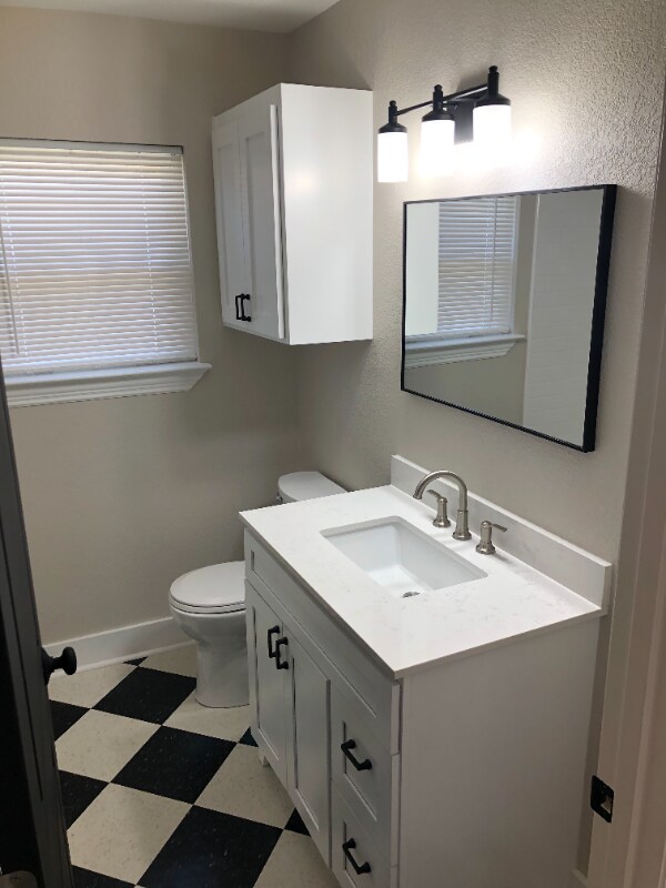 Building Photo - 1006 Bales St