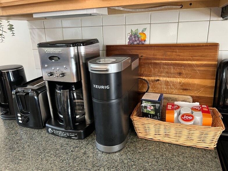 Building Photo - 40 Sunset Ridge