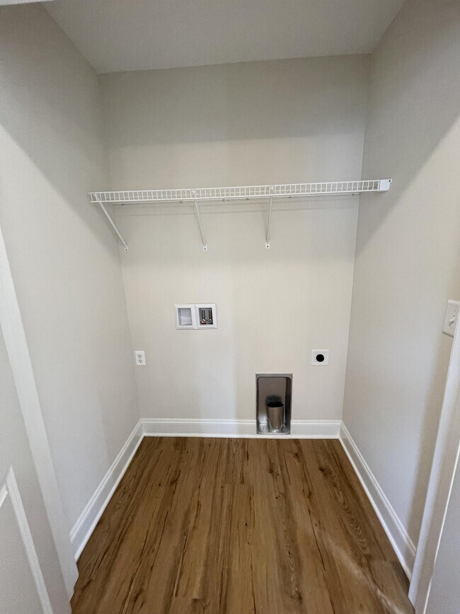 Building Photo - 1703 S Lyerly St