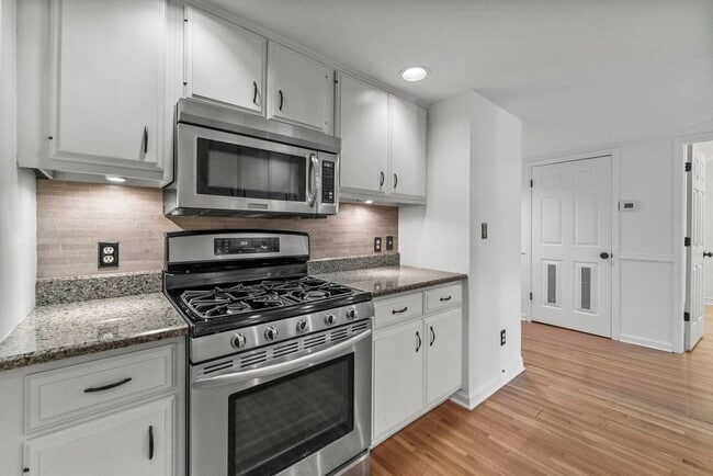 Building Photo - 456 9th St