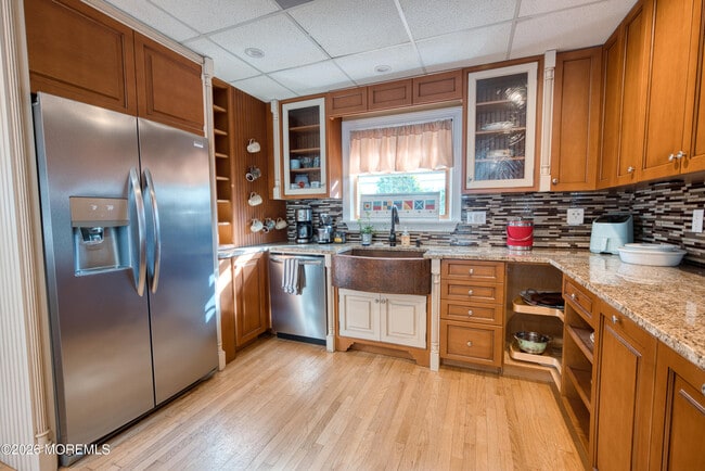 Building Photo - 112 Corlies Ave