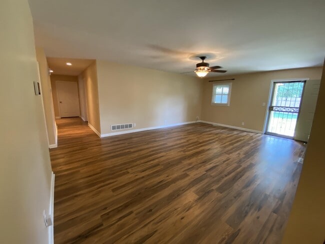 Building Photo - 7424 Crawfordshire Ln