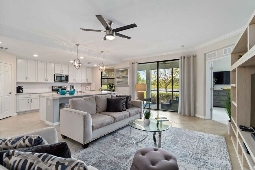 Building Photo - 10805 Tarflower Dr