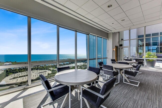 Building Photo - 1629 S Prairie Ave