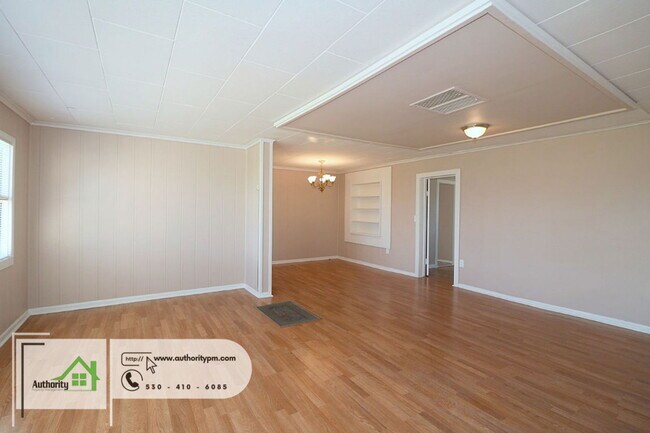 Building Photo - 794 Twin View Blvd