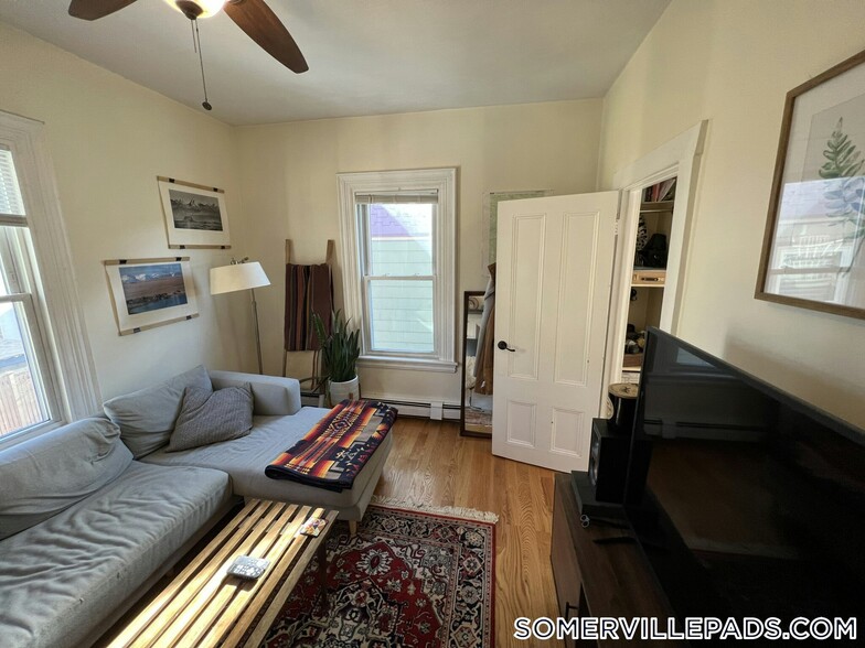 Building Photo - 12 Claremon St