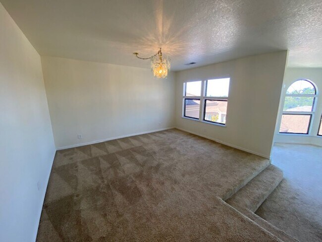 Building Photo - Glen Heights Condo