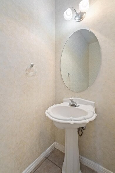 Building Photo - 803 Cashew Ln