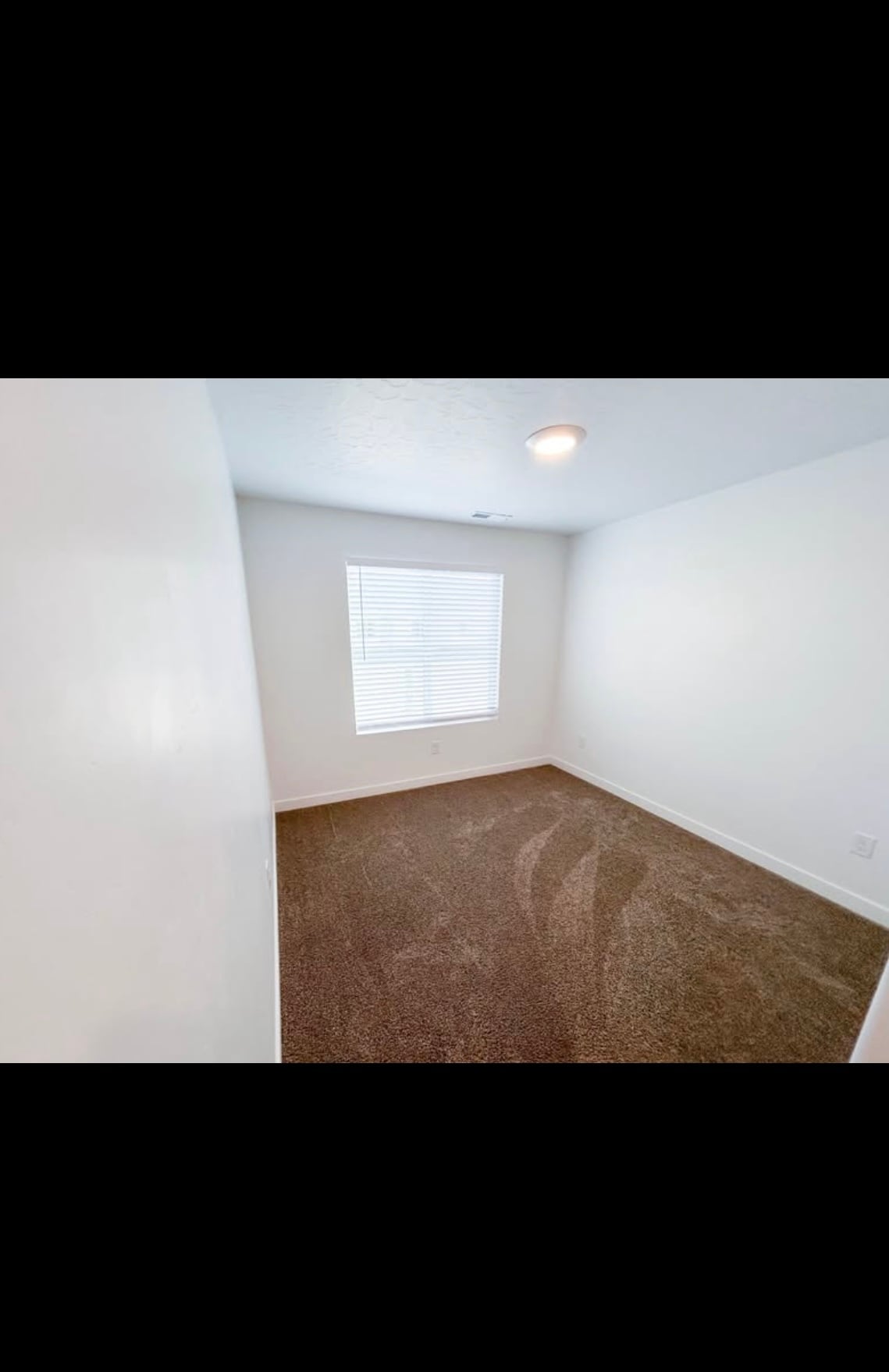 Building Photo - 913 E Flotsam Way