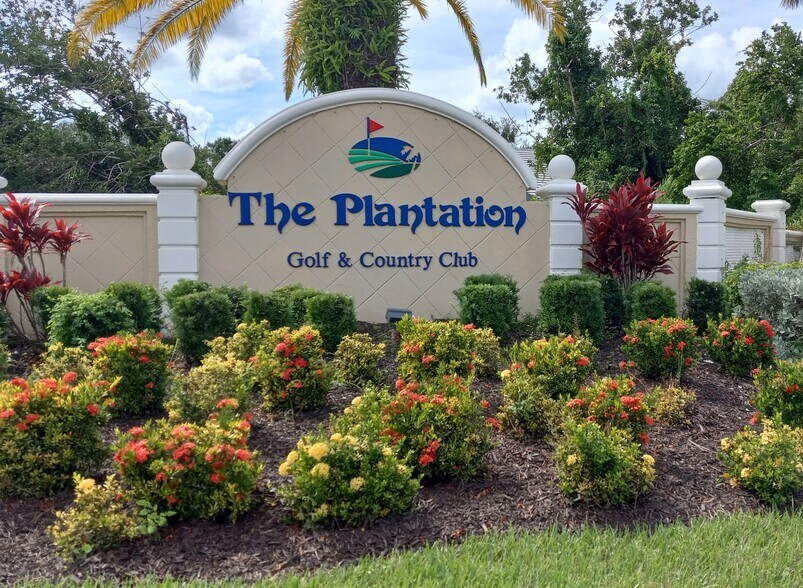 Master Community - 821 Montrose Dr