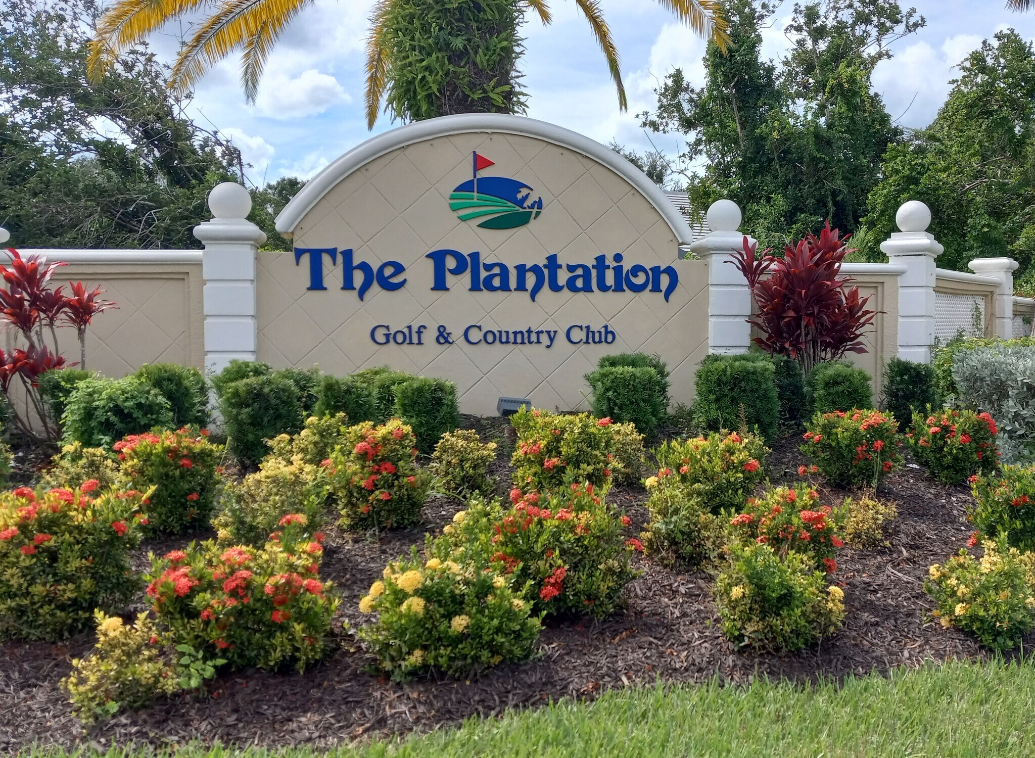 Master Community - 821 Montrose Dr