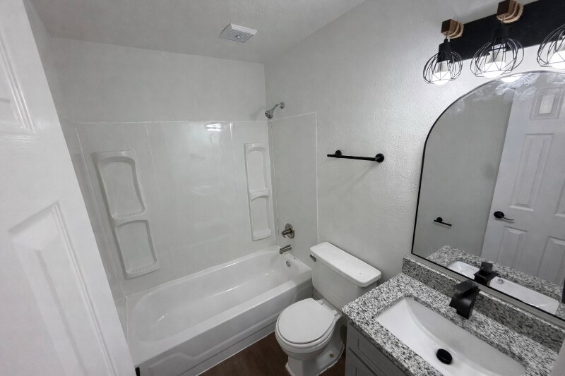 Building Photo - 6226 SW 10th Pl