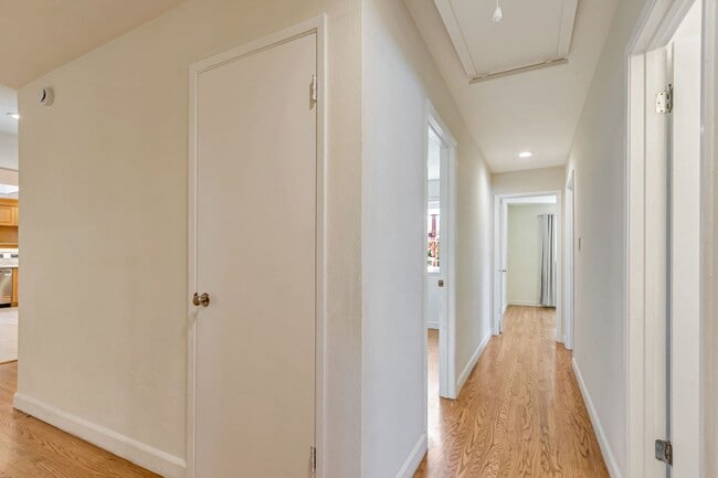 Building Photo - Spacious 4BR/2BA Home in Prime Irvington C...