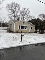 Building Photo - 13 Courtland Dr