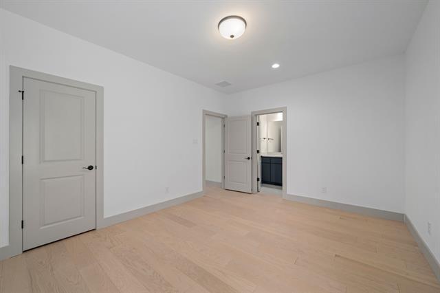 Building Photo - 10375 Great Days Dr