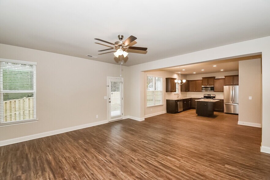 Building Photo - 279 Faron Dr