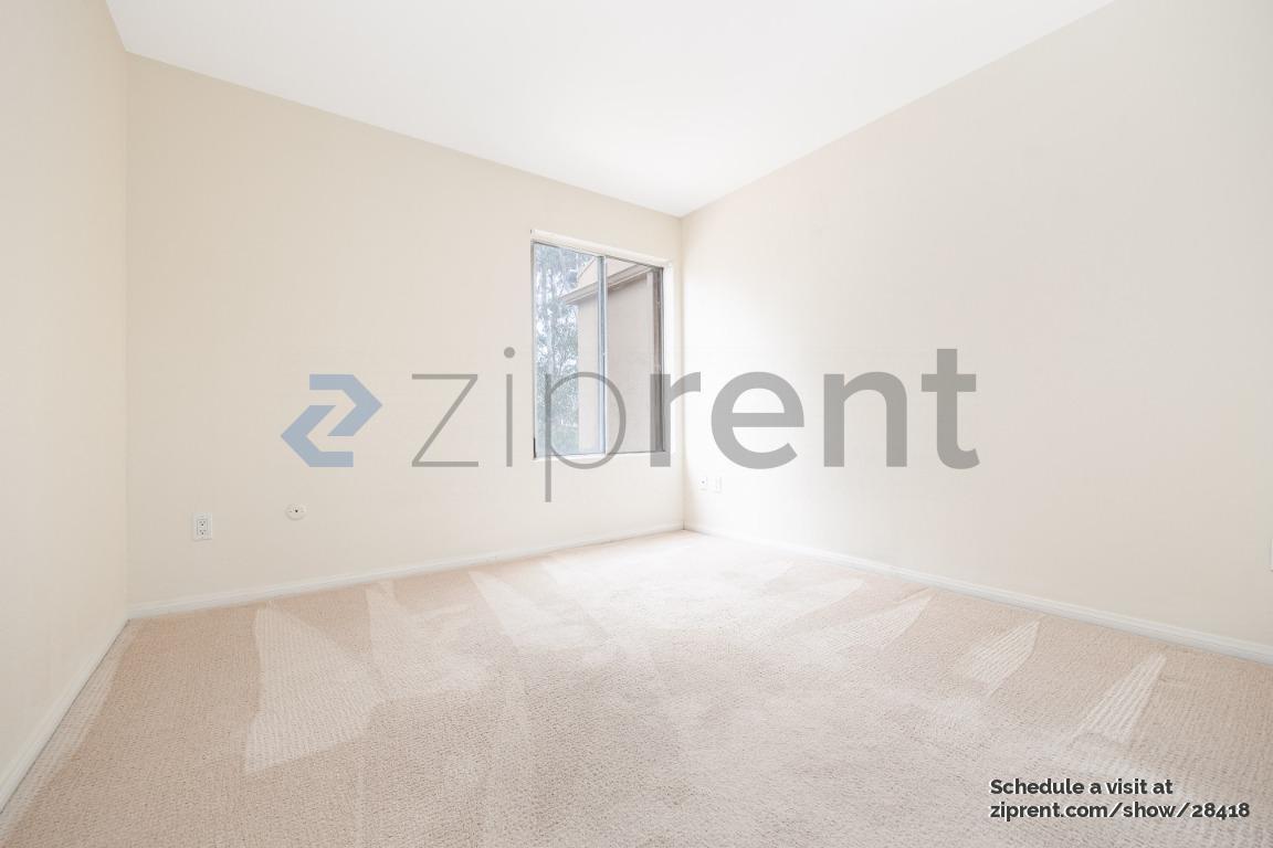 Building Photo - Unit 226