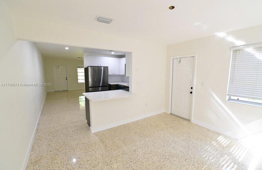 Building Photo - 11011 SW 79th Ave