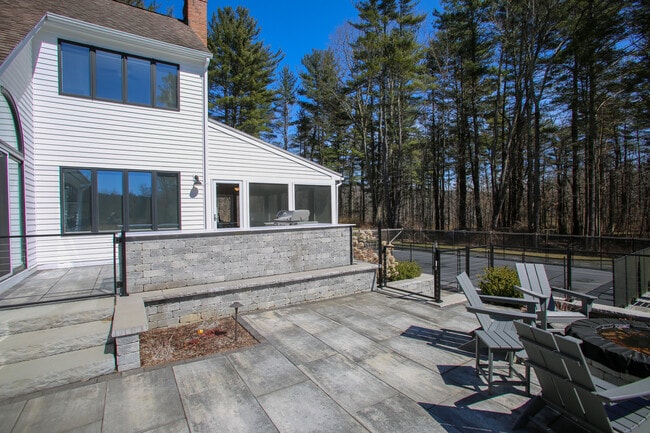 Building Photo - 23 Cross Rd