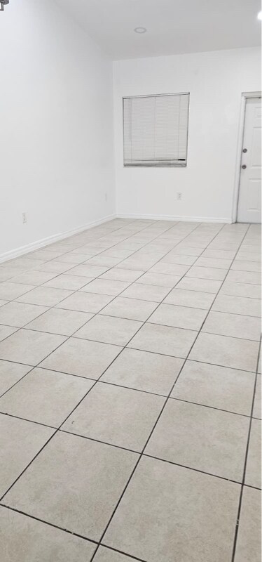 Building Photo - 1270 SE 27th St