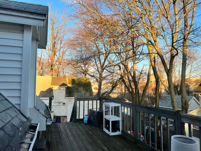 Building Photo - 45 Lincoln St