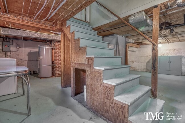 Building Photo - Updated 1928 Tutor w/ Original Touches and Large Fully Fenced Back Yard