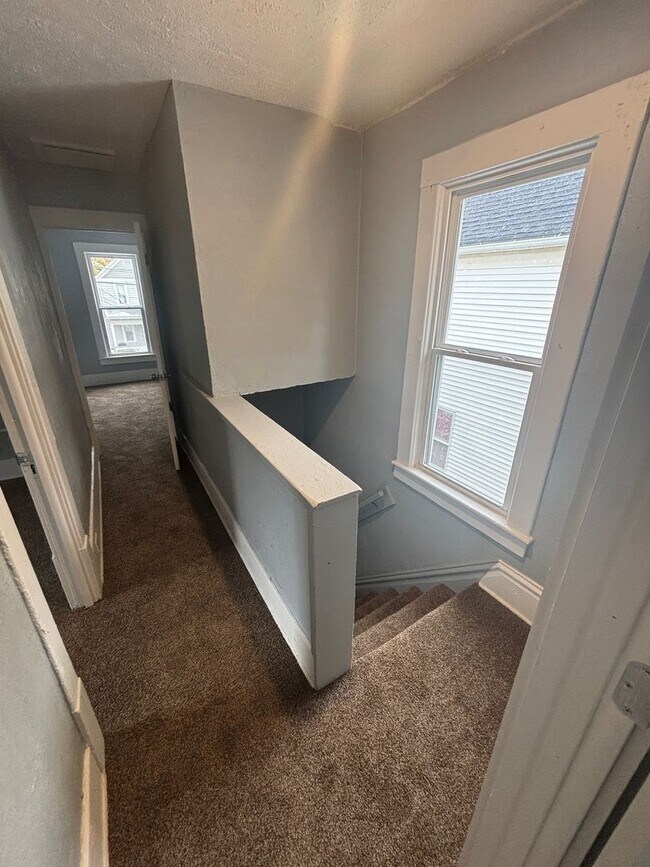 Building Photo - Updated 3 Bedroom Home in Akron!