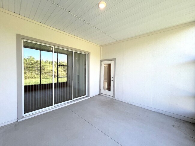 Building Photo - GORGEOUS 5 Bed 4 Bath 3 Car Garage HOME w COMMUNITY POOL for RENT!