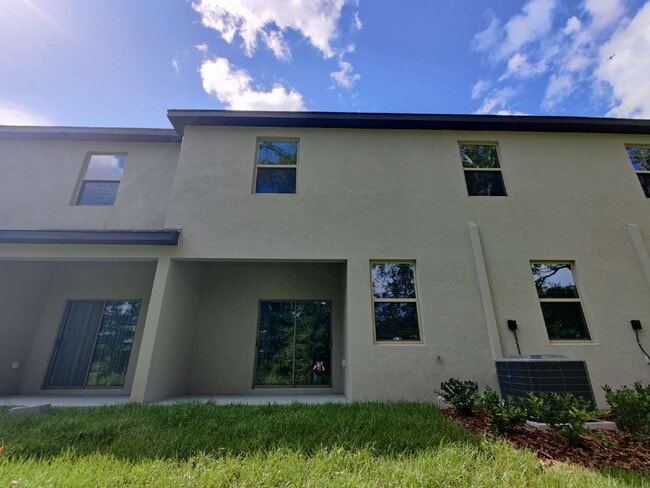 Building Photo - 23244 Willow Glen Way