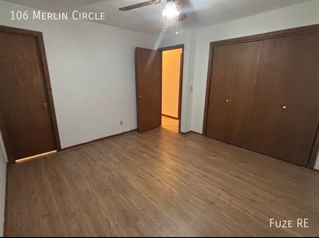 Building Photo - 106 Merlin Cir