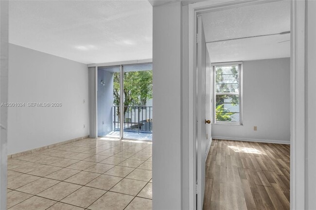 Building Photo - 210 Fontainebleau Blvd