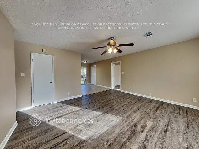 Building Photo - 812 Brighton Dr NW