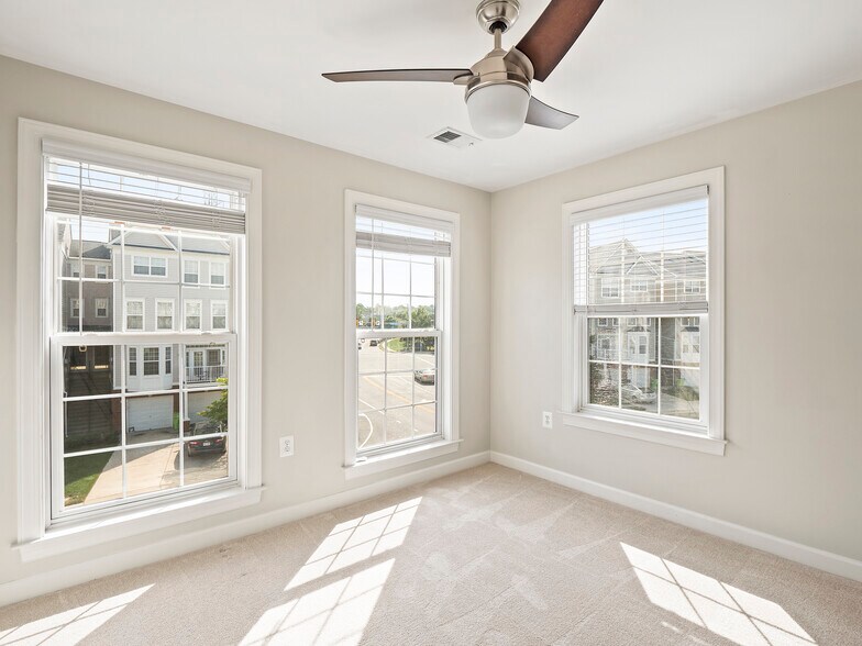 Building Photo - 2498 Curie Ct