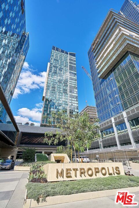 Building Photo - 889 Francisco St