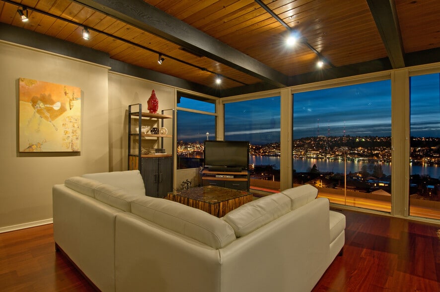 Building Photo - 1966 Harvard Ave E