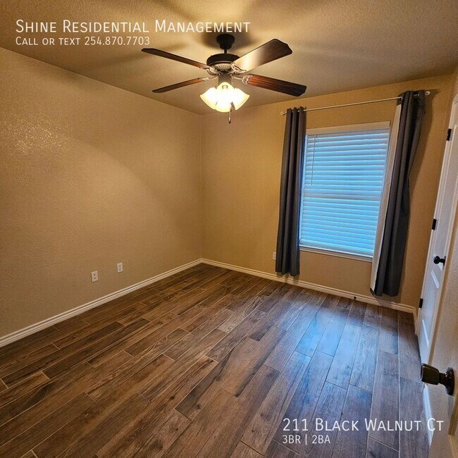 Building Photo - 211 Black Walnut Ct