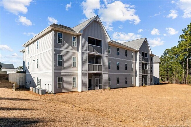 Building Photo - Anderson Creek Club  Golf Course View - Co...