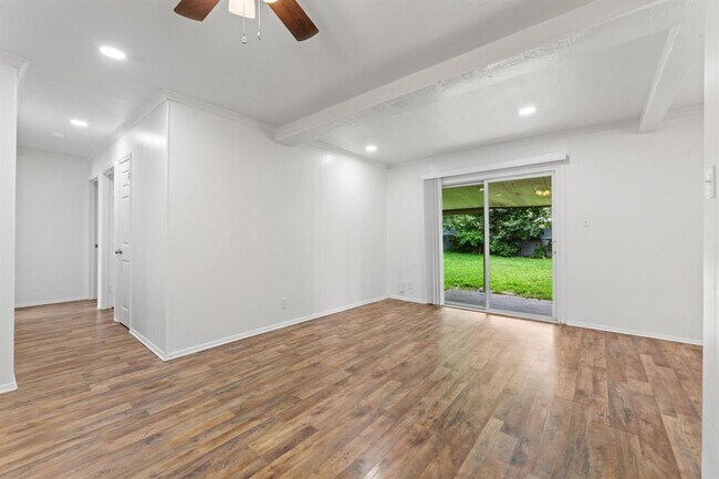 Building Photo - 6601 Stonleigh Pl