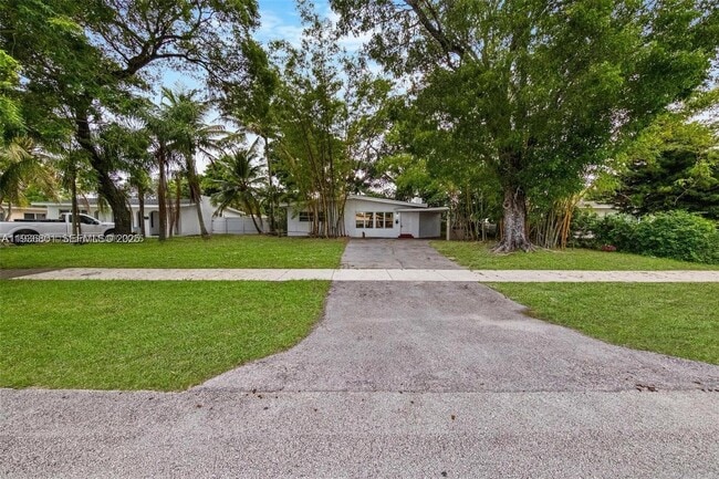 Building Photo - 501 Carolina Ave